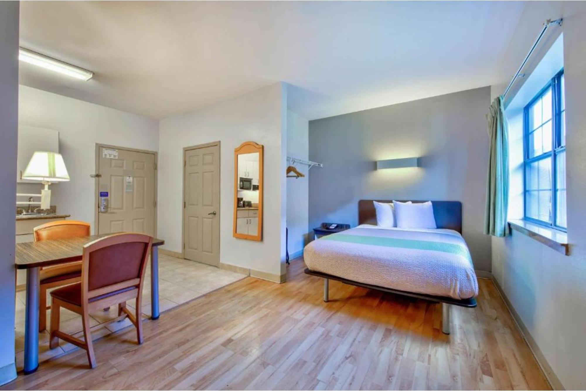 Oyo Townhouse Beaumont Medical Center Area Hotel Kültér fotó