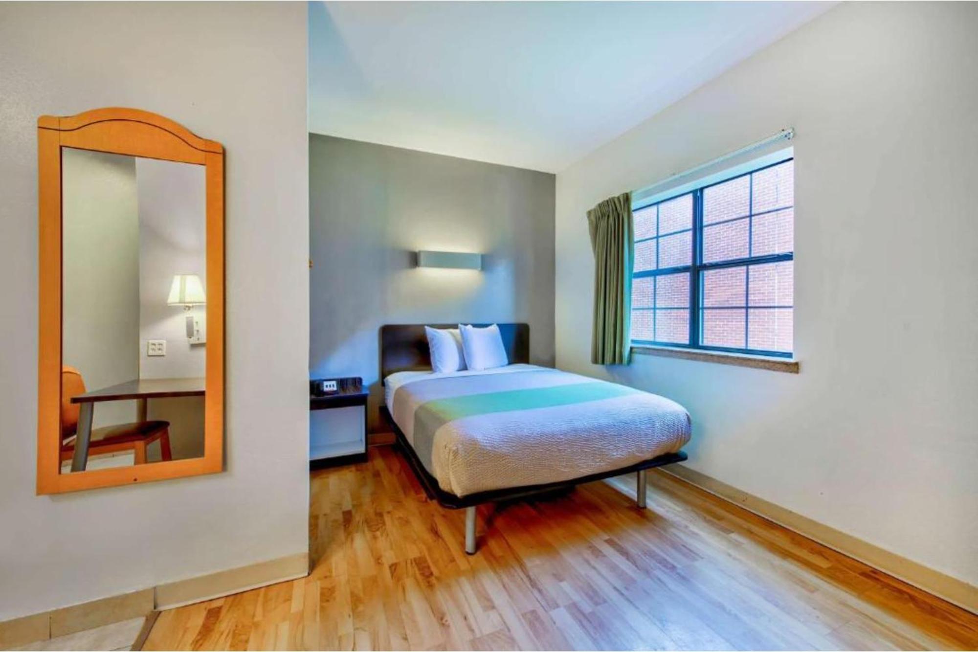 Oyo Townhouse Beaumont Medical Center Area Hotel Kültér fotó