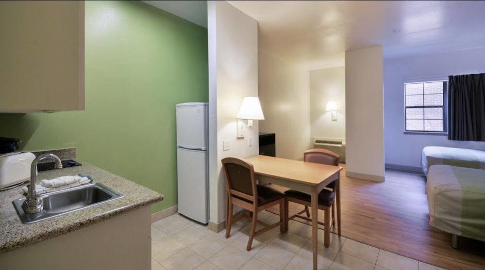 Oyo Townhouse Beaumont Medical Center Area Hotel Kültér fotó